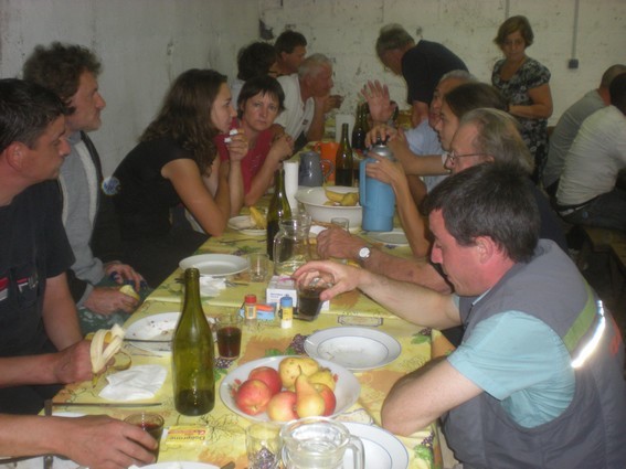 Les vendangeurs à table Bon appetit