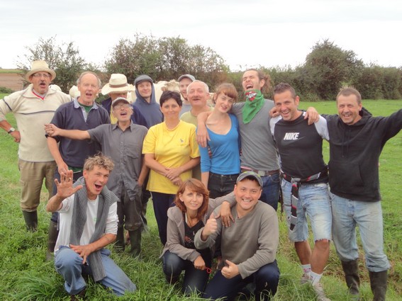 Une bonne équipe pour finir les vendanges C'est la fin des vendanges 2012, chez Cyril Puget