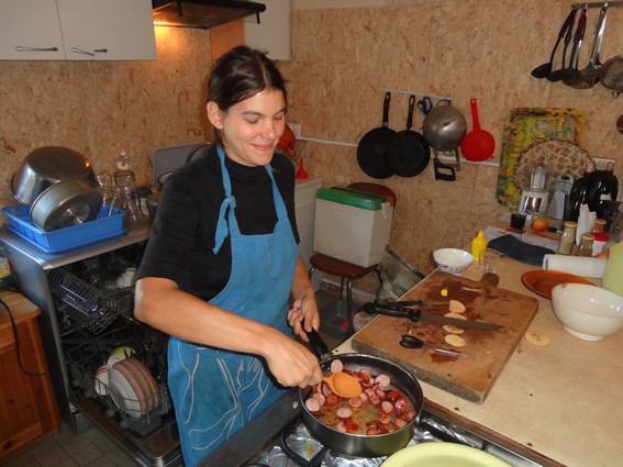 Sophie notre jolie cuisinière Notre mère nourricière des vendanges 2012
