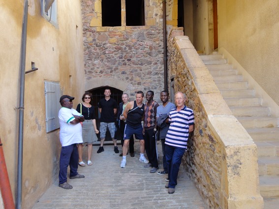 Visite du Prieuré de Salles en Beaujolais Band of brothers